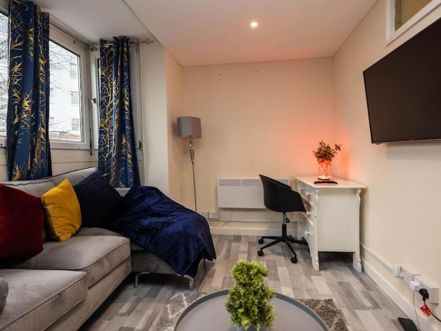1 Bedroom-Sofabed-Worktable-4-Wifi-Parking ลอนดอน ภายนอก รูปภาพ